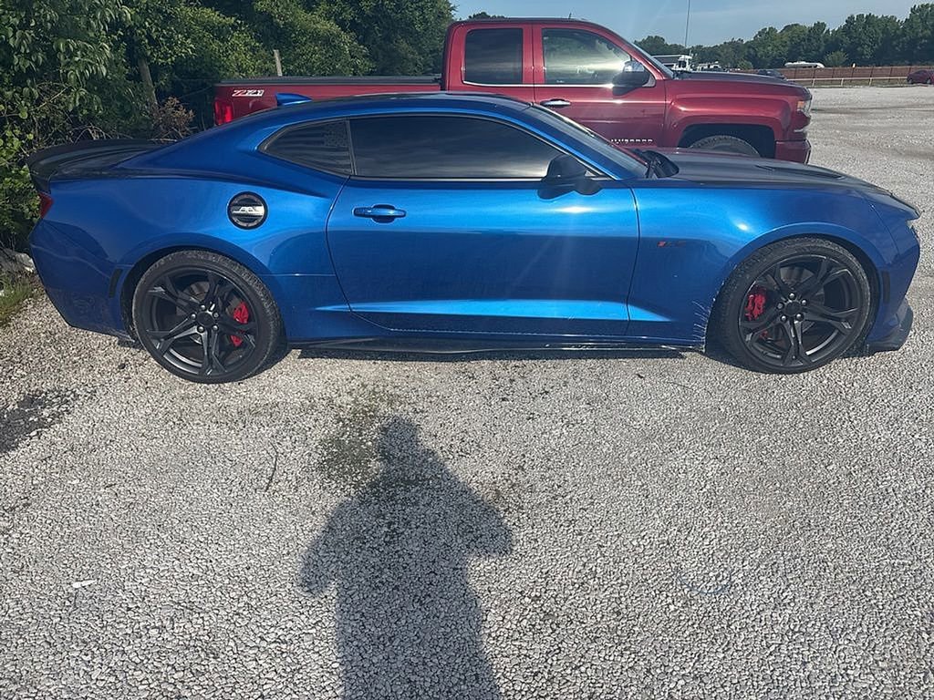 Used 2017 Chevrolet Camaro SS RWD image 2