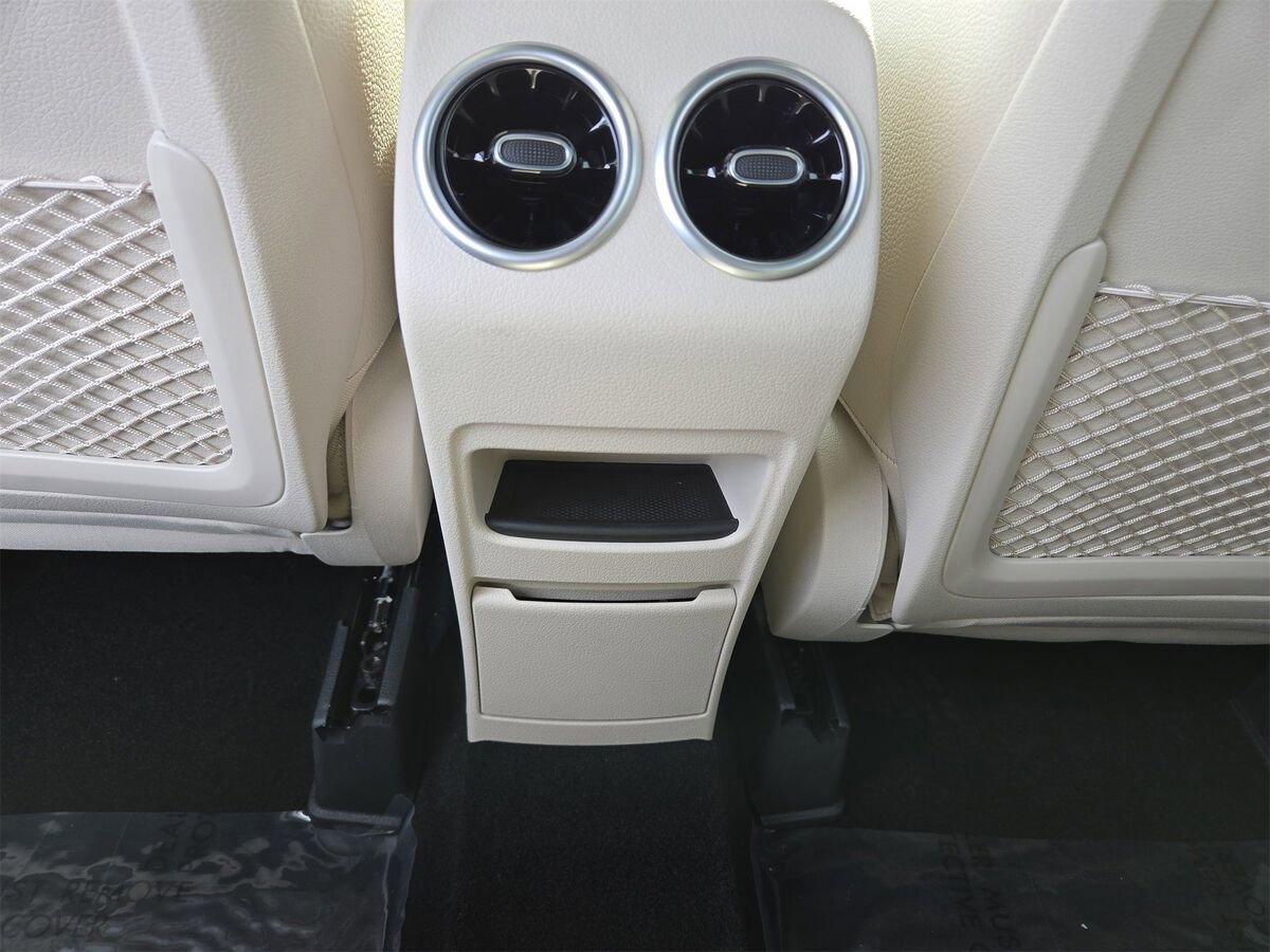 New 2026 Mercedes-Benz GLB 250 image 18