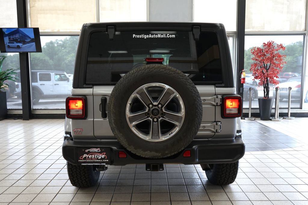 Used 2021 Jeep Wrangler Unlimited Sahara AWD/4WD image 15