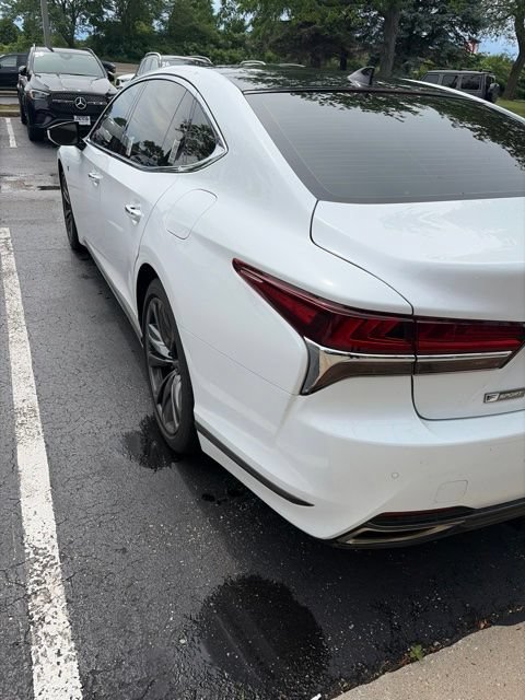Used 2019 Lexus LS 500 F Sport w/ Accessory Package (Z2) AWD/4WD image 3