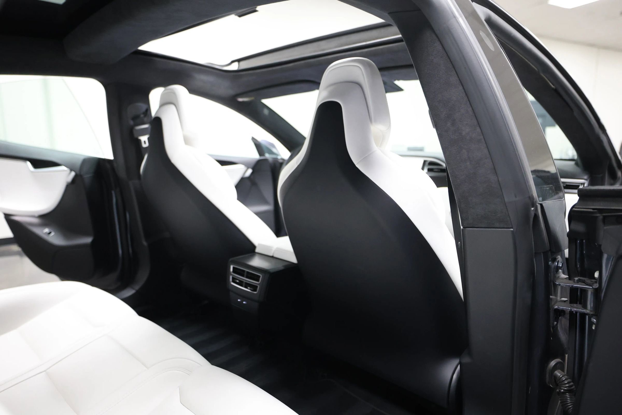 Used 2017 Tesla Model S 100D image 41