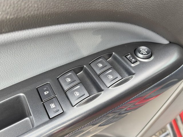 Used 2015 Chevrolet Colorado Z71 AWD/4WD image 22