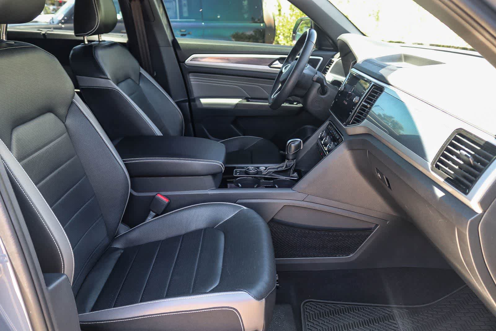 Used 2023 Volkswagen Atlas Cross Sport SEL Premium R-Line AWD/4WD image 16