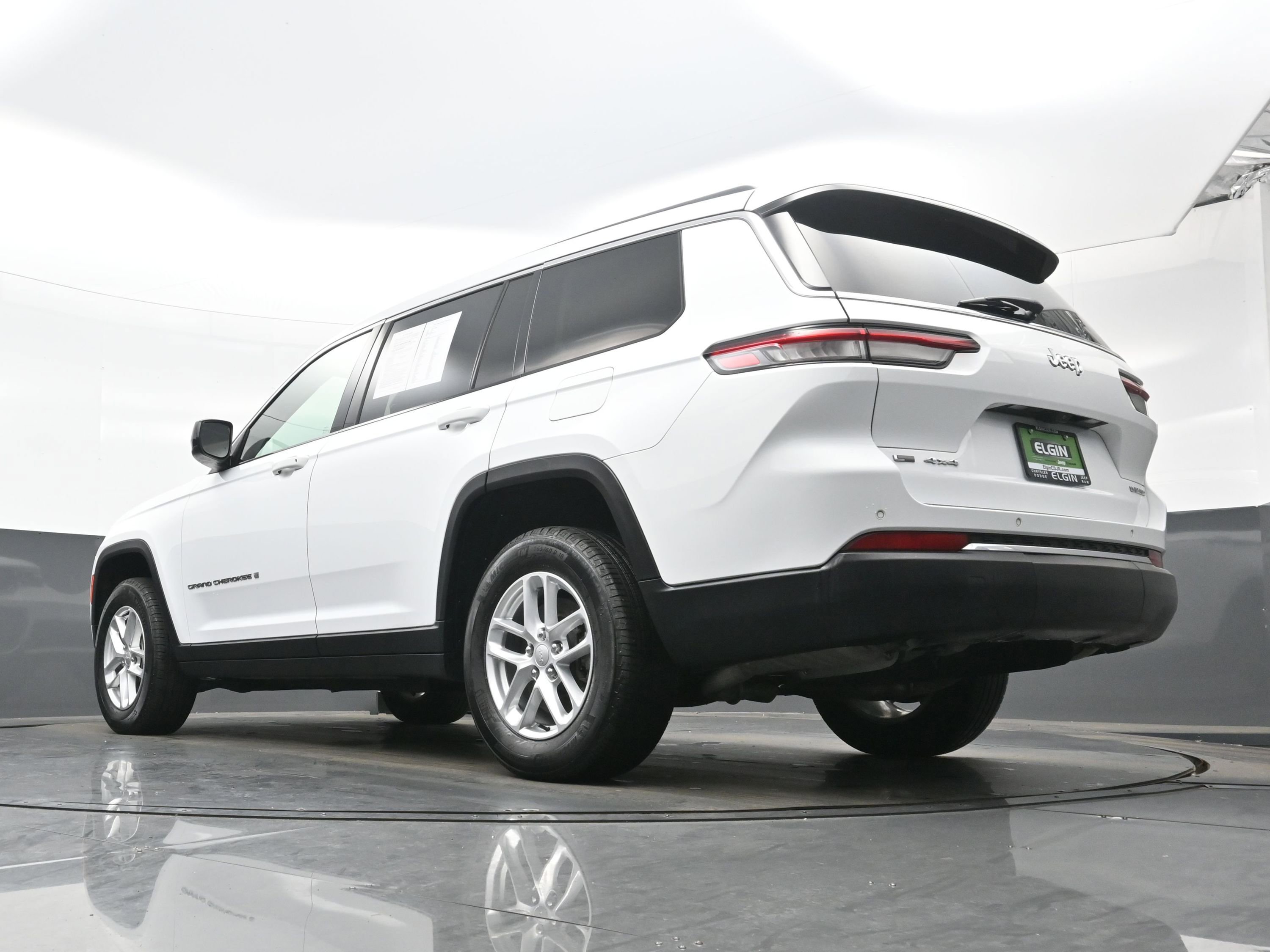 Used 2022 Jeep Grand Cherokee L Laredo w/ Luxury Tech Group I image 29