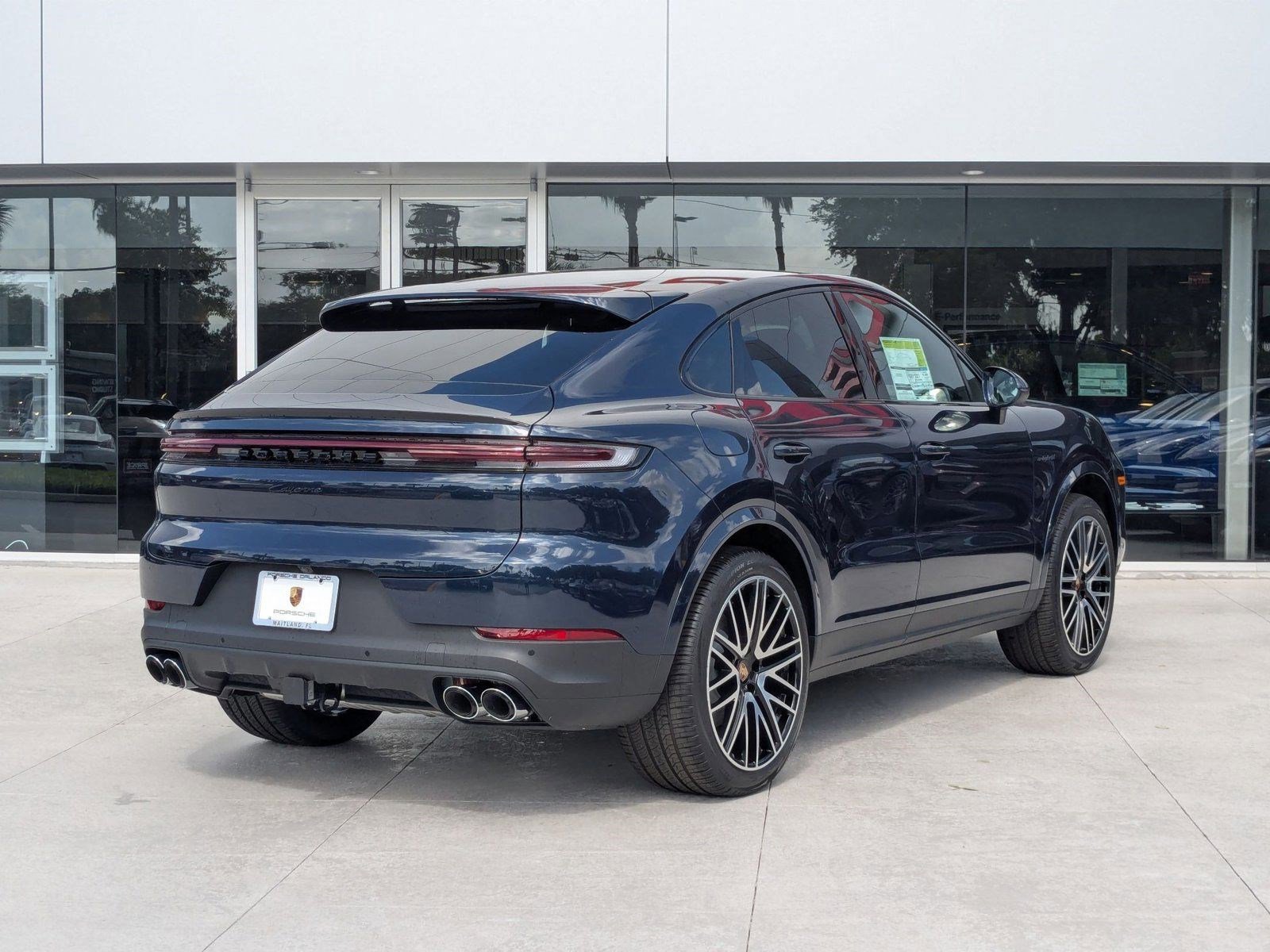 New 2025 Porsche Cayenne E-Hybrid Coupe AWD/4WD image 9