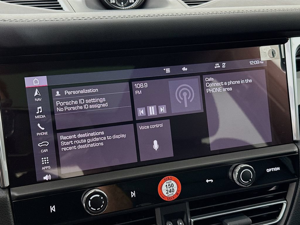 Certified 2026 Porsche Macan AWD/4WD image 15