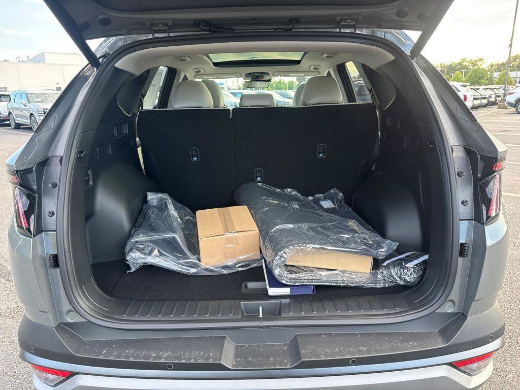 New 2026 Hyundai Tucson Limited w/ Tow & Go Package AWD/4WD image 8