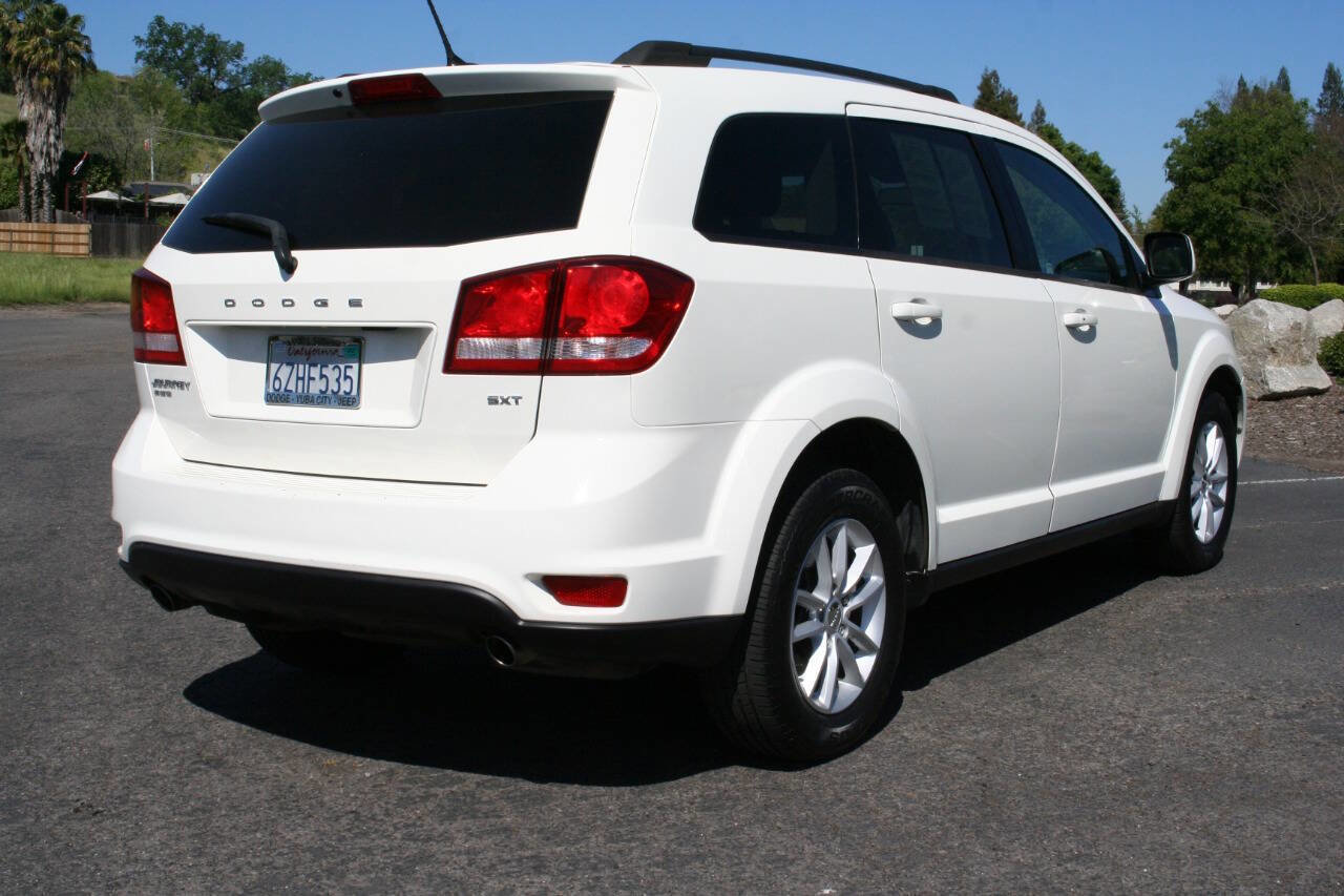 Used 2013 Dodge Journey SXT w/ Flexible Seating Group AWD/4WD image 5