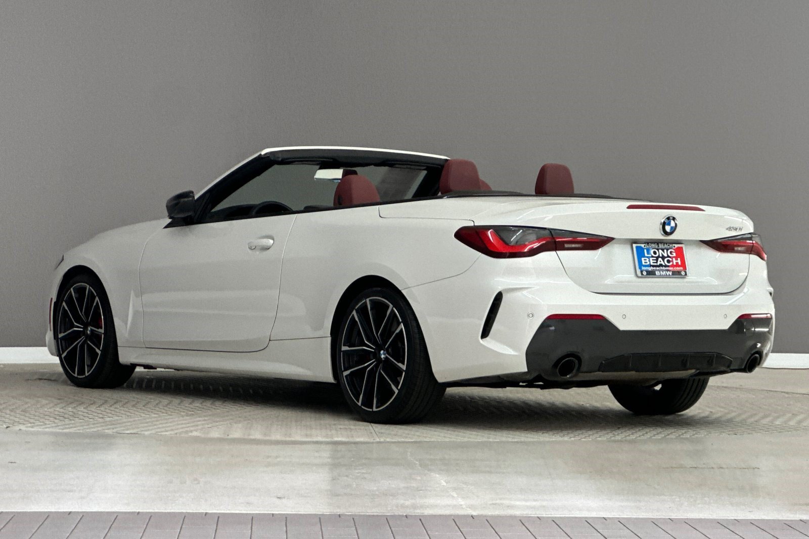 Certified 2023 BMW 430i Convertible w/ M Sport Package RWD image 3