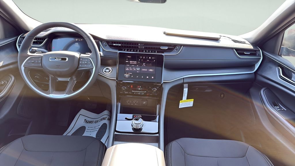 New 2026 Jeep Grand Cherokee Laredo image 30