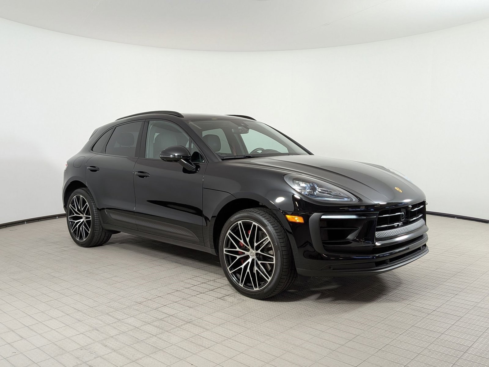 Certified 2025 Porsche Macan S AWD/4WD image 7