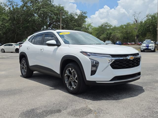 Used 2025 Chevrolet Trax LT w/ Driver Confidence Package FWD image 7