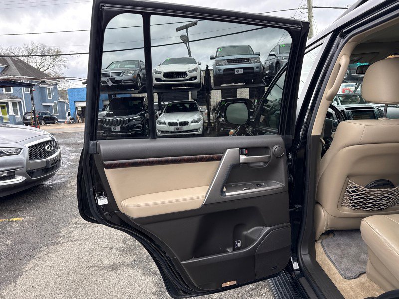 Used 2011 Toyota Land Cruiser w/ Upgrade Pkg image 12
