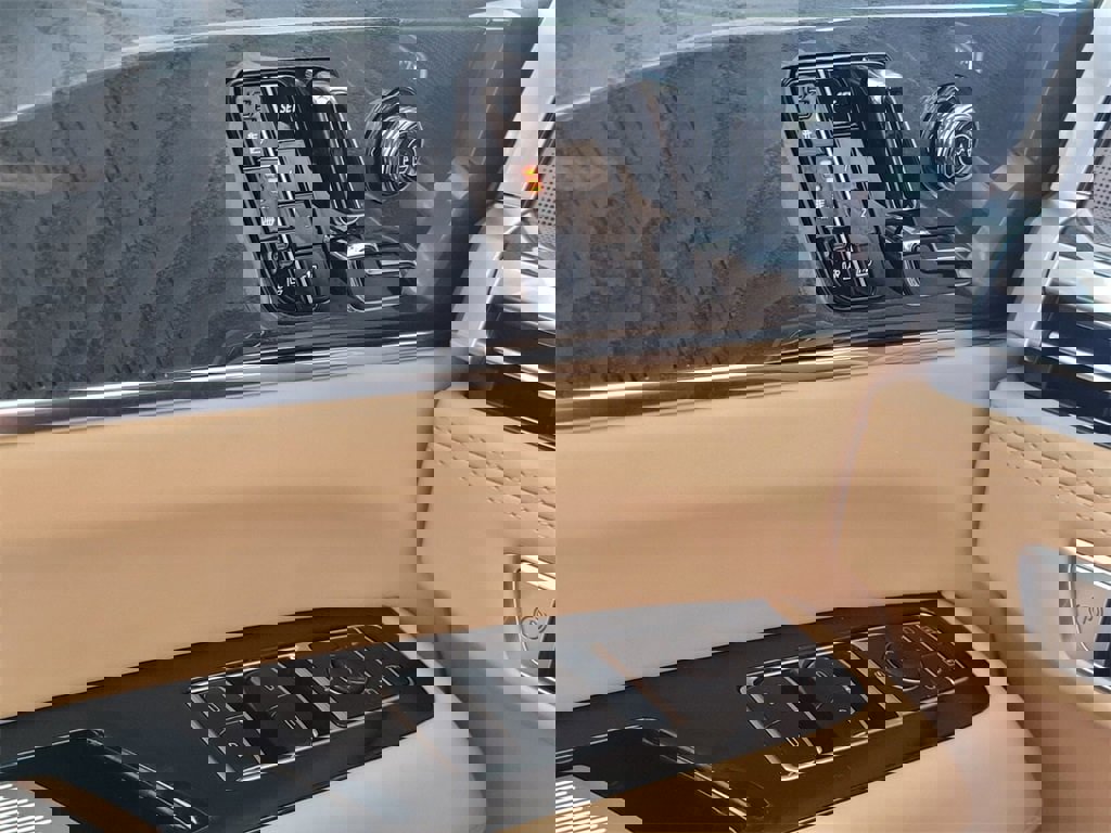 New 2025 Cadillac Escalade IQ Luxury 2 image 33