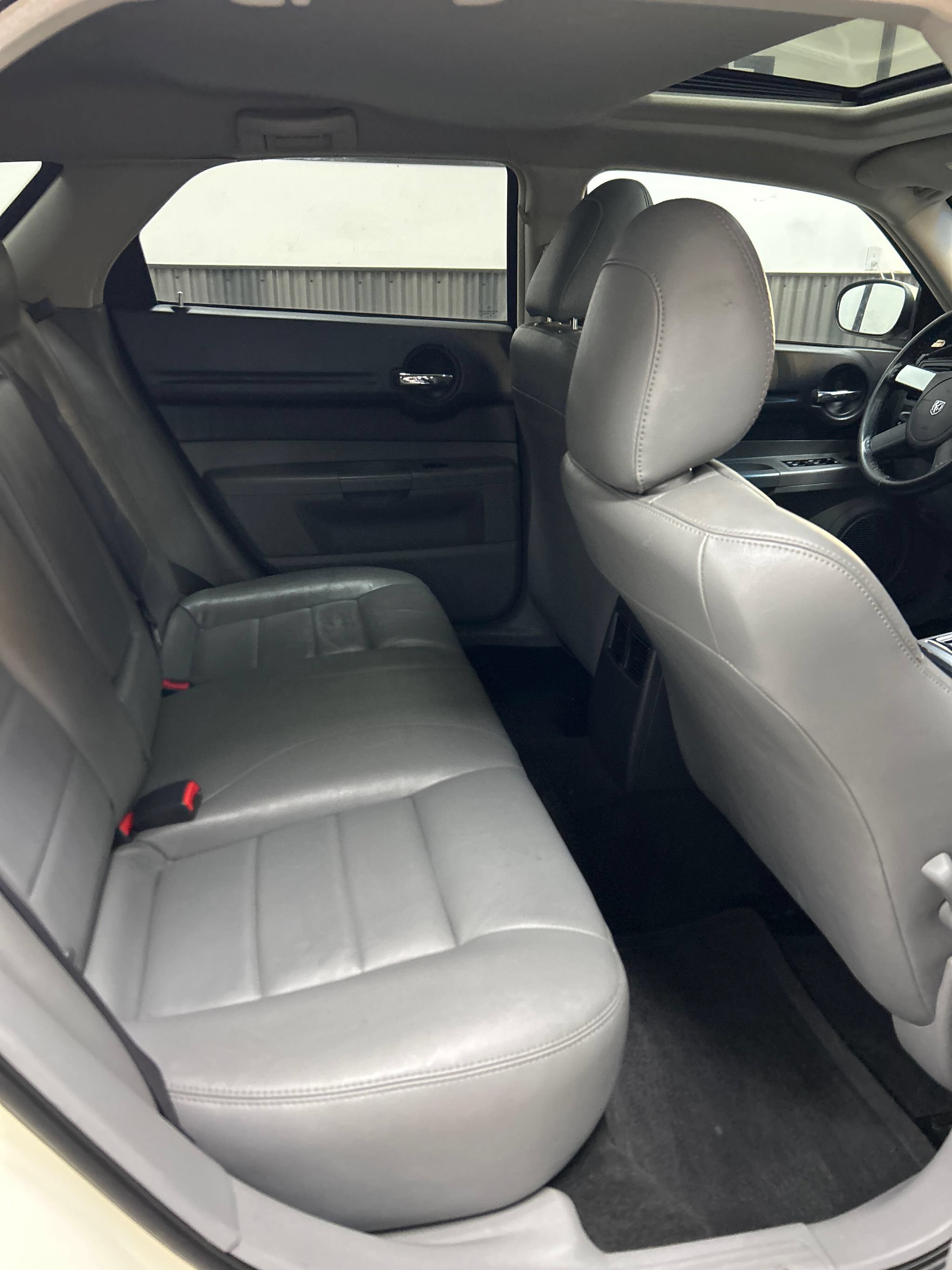 Used 2005 Dodge Magnum R/T w/ Convenience Group II RWD image 13