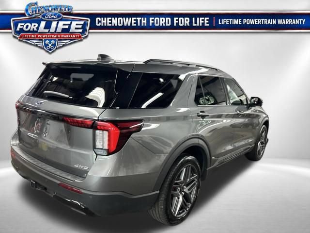 Used 2025 Ford Explorer ST-Line w/ ST-Line Street Pack AWD/4WD image 5