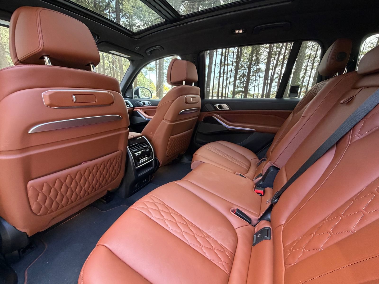 Used 2024 BMW X7 xDrive40i w/ Executive Package image 15