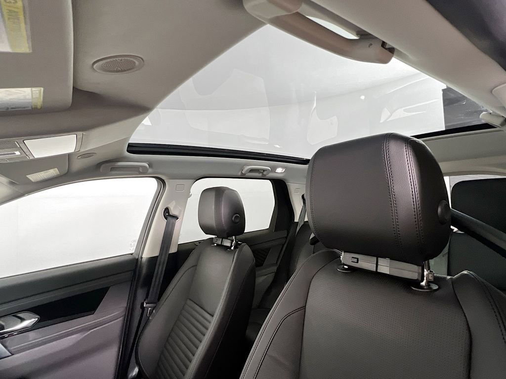 Used 2024 Land Rover Discovery Sport S image 23