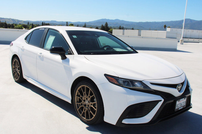 Certified 2023 Toyota Camry SE w/ Convenience Package image 2