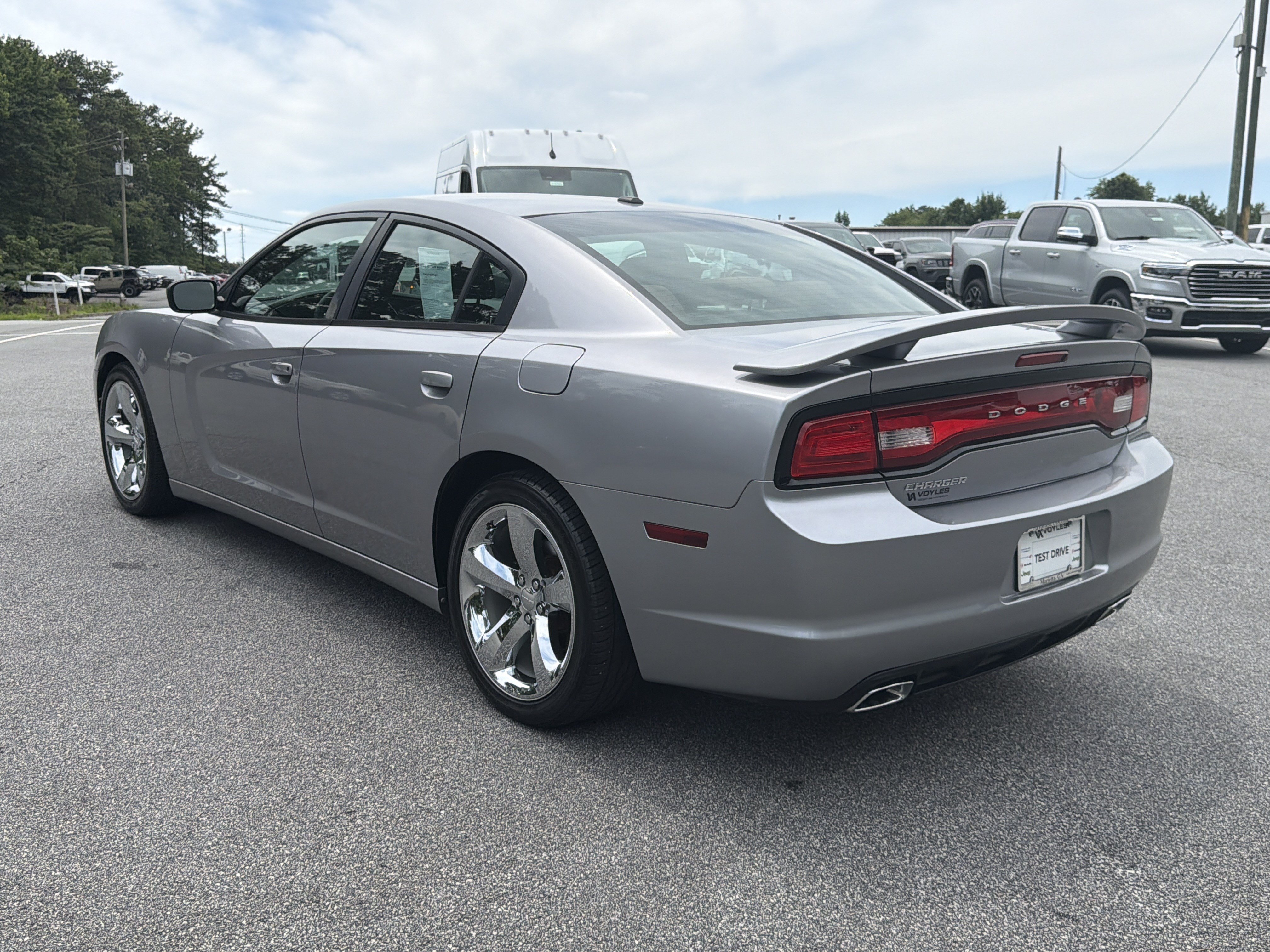Used 2013 Dodge Charger SE w/ Connectivity Group RWD image 6