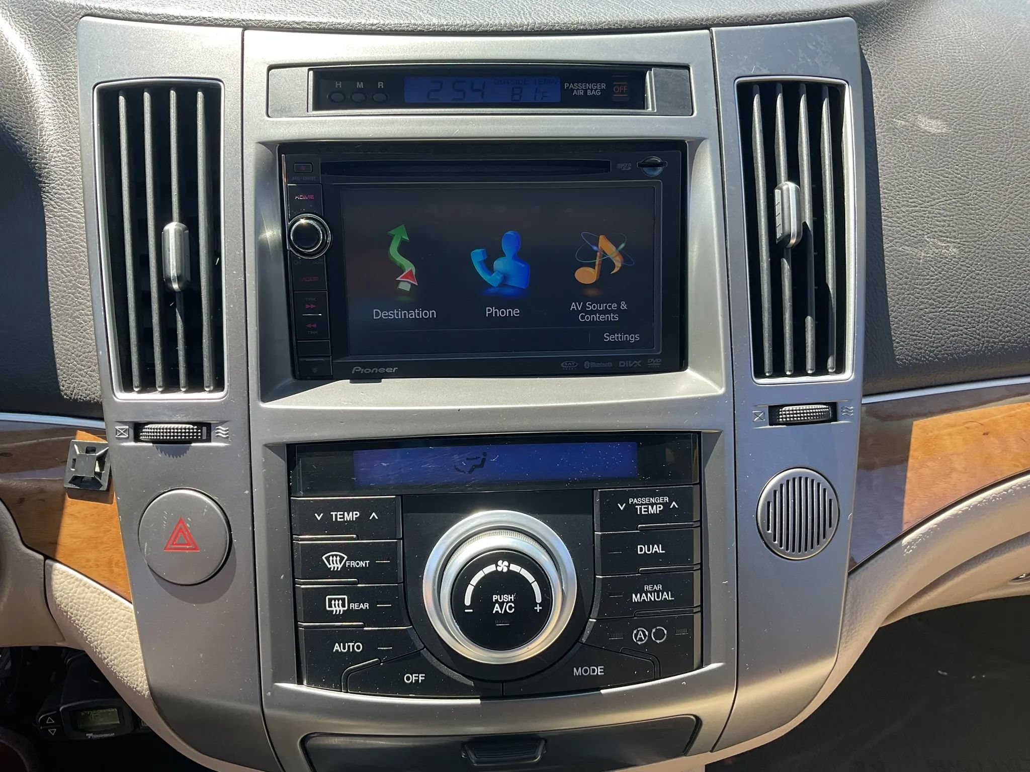 Used 2012 Hyundai Veracruz Limited FWD image 23