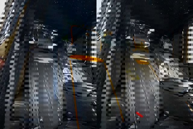 Used 2020 Rolls-Royce Cullinan Black Badge image 96