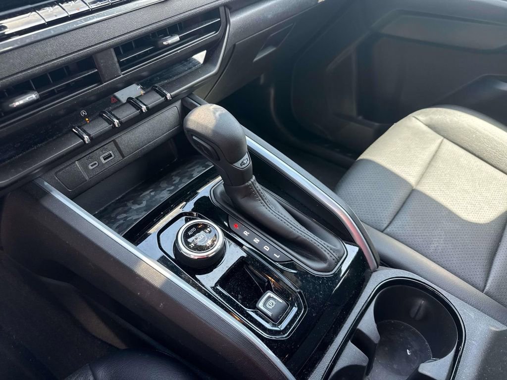 Used 2024 Chevrolet Colorado Trail Boss w/ Advanced Trailering Package AWD/4WD image 25