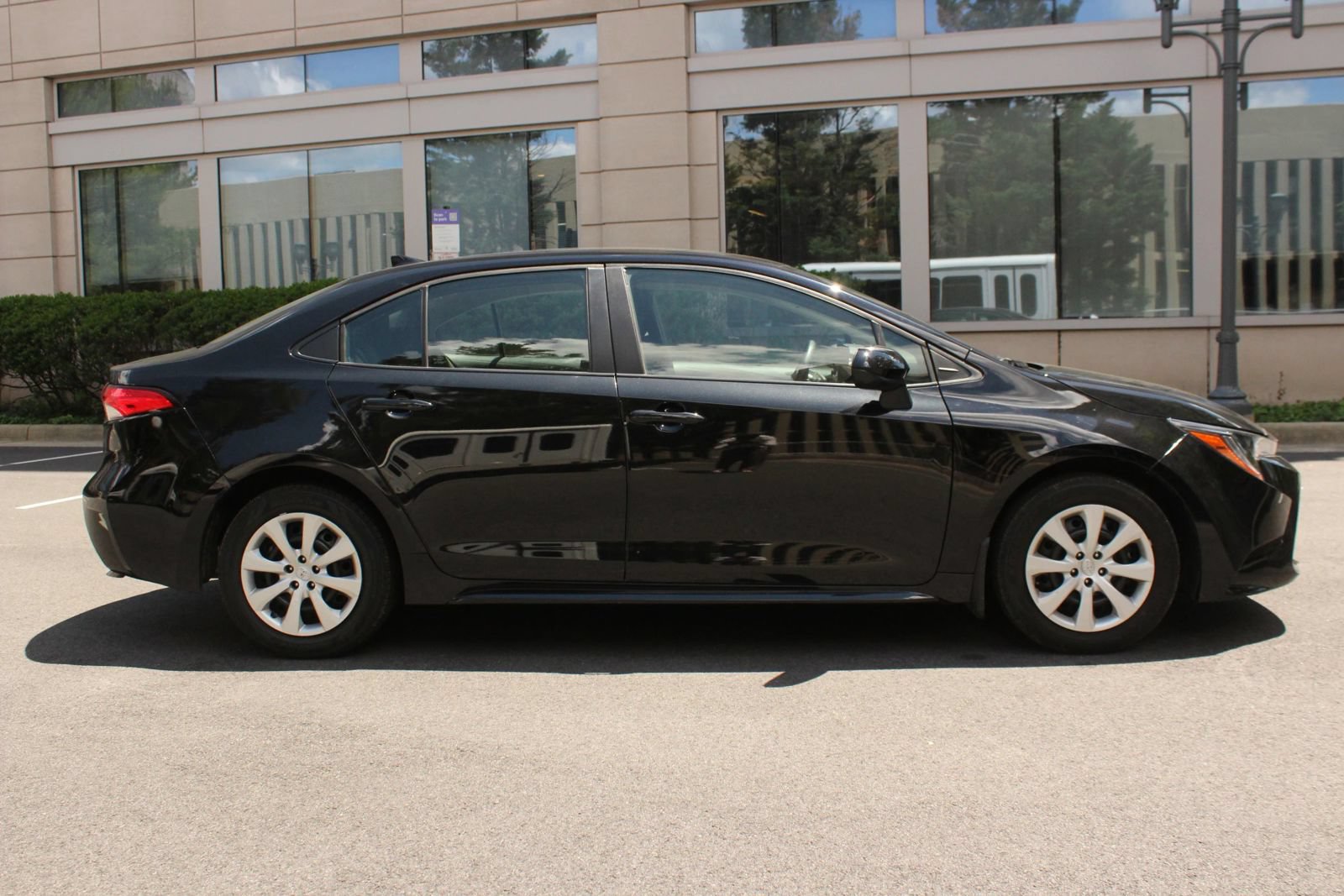 Used 2024 Toyota Corolla LE FWD image 6