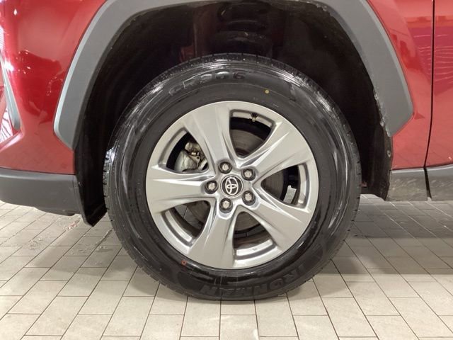 Used 2025 Toyota RAV4 XLE AWD/4WD image 22