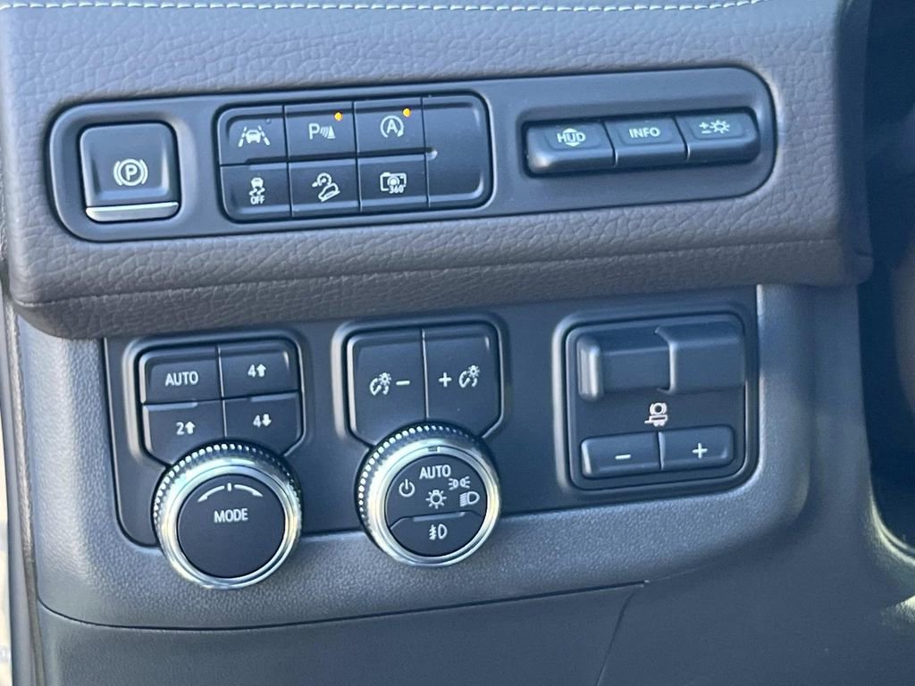 Used 2024 GMC Yukon Denali w/ Max Trailering Package image 28