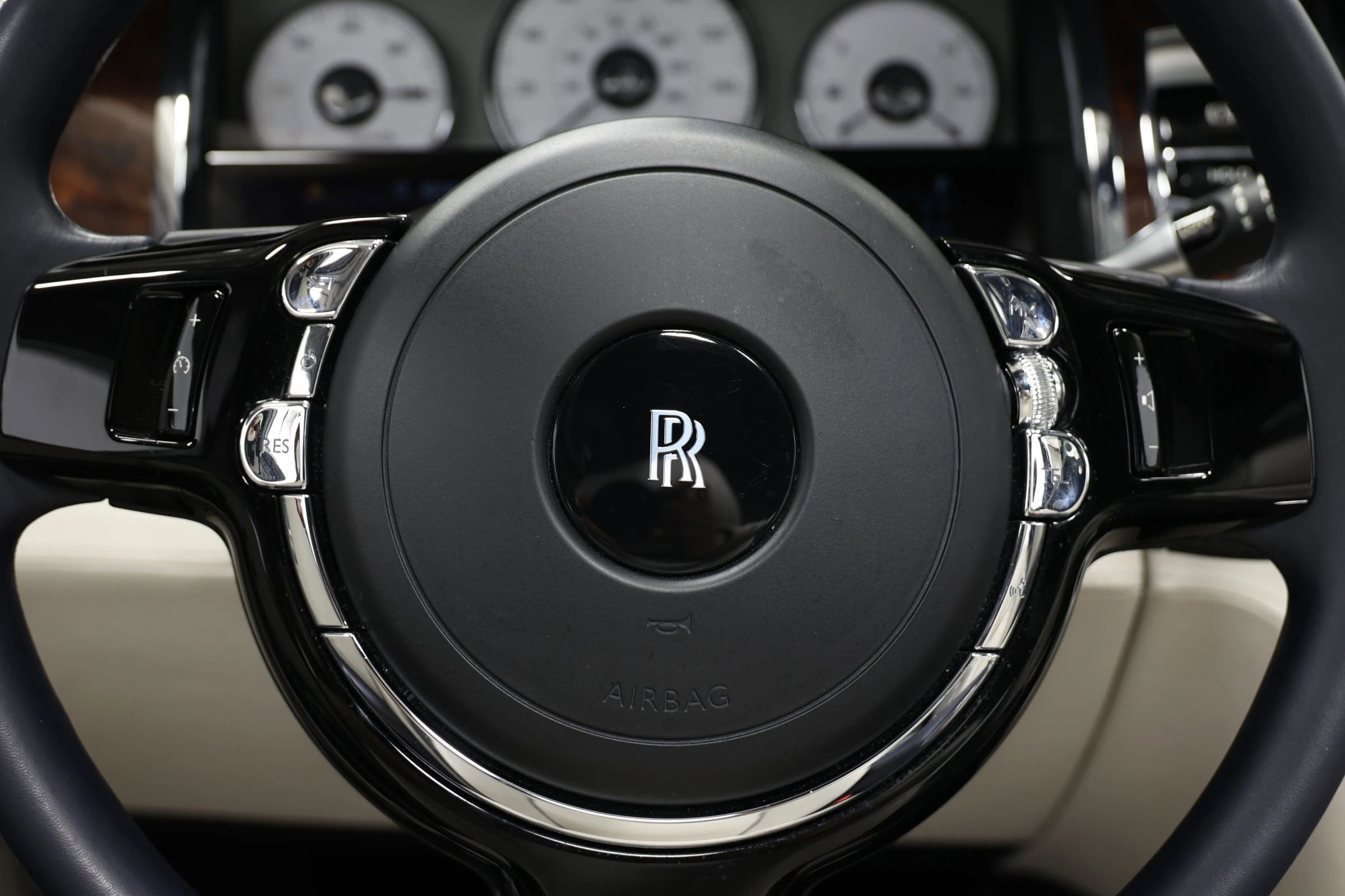 Used 2015 Rolls-Royce Ghost image 29