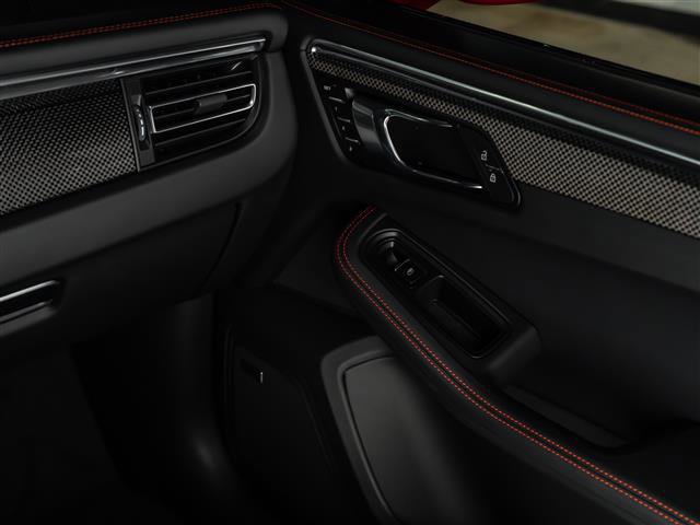 New 2026 Porsche Macan GTS image 30
