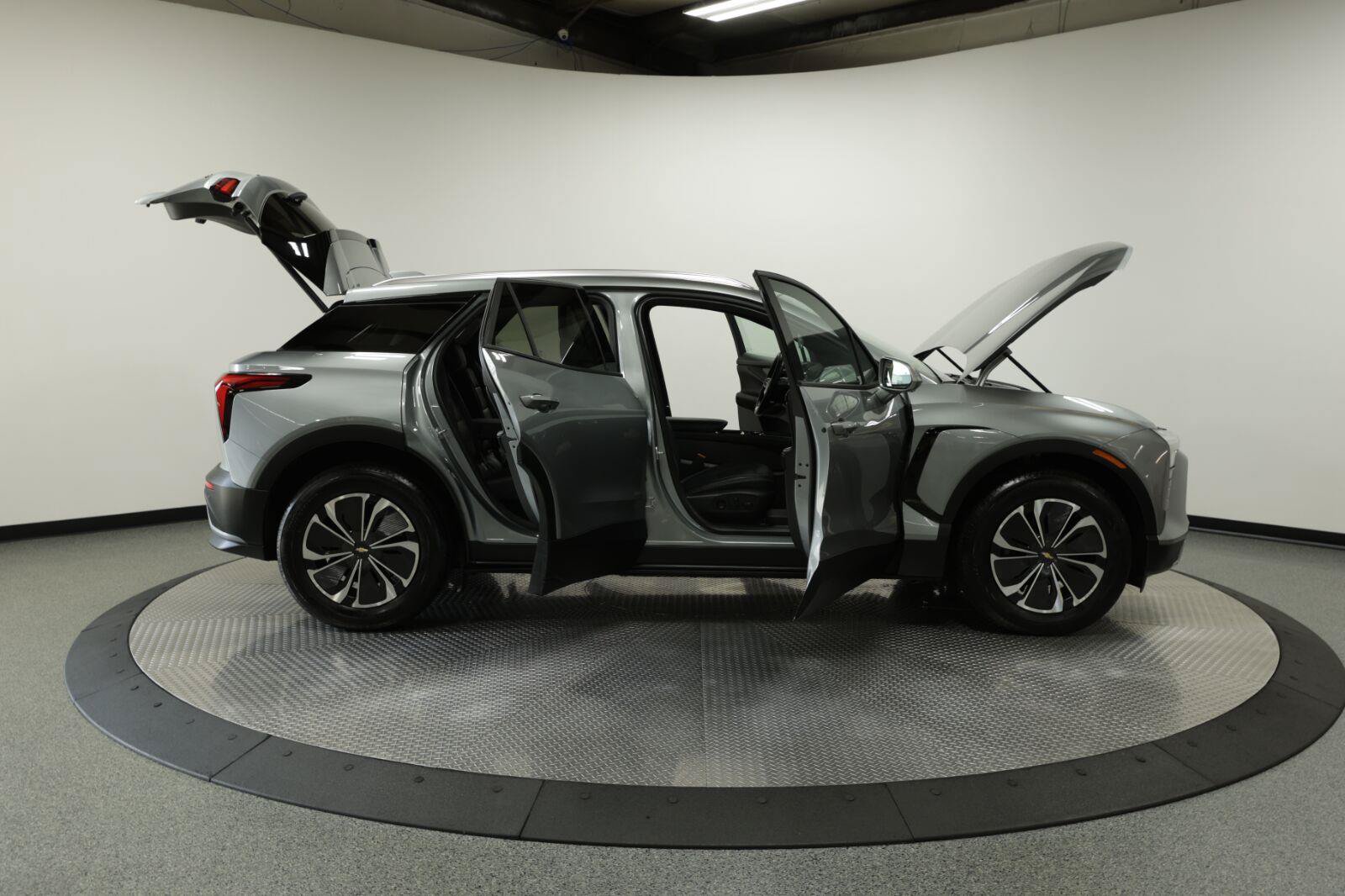 Certified 2024 Chevrolet Blazer EV LT AWD/4WD image 11
