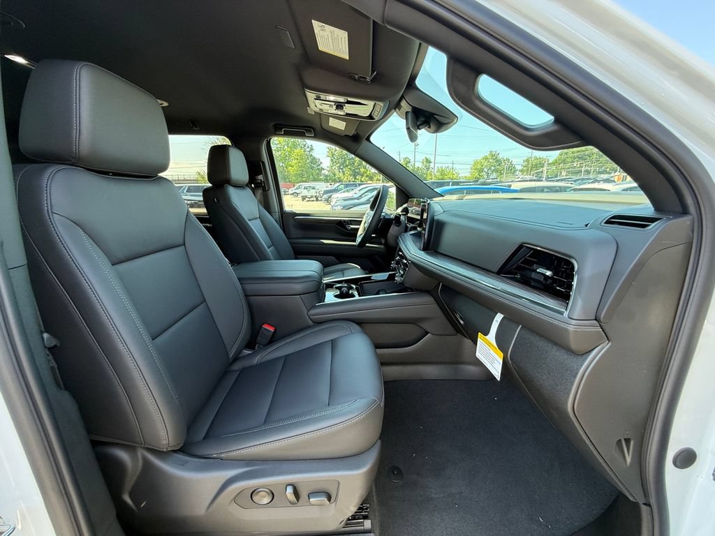 New 2026 Chevrolet Suburban LT w/ Comfort Package AWD/4WD image 27
