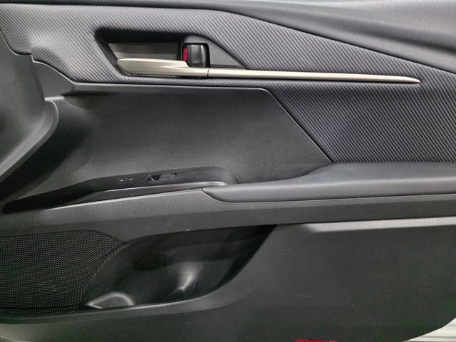 Used 2025 Toyota Camry SE FWD image 14