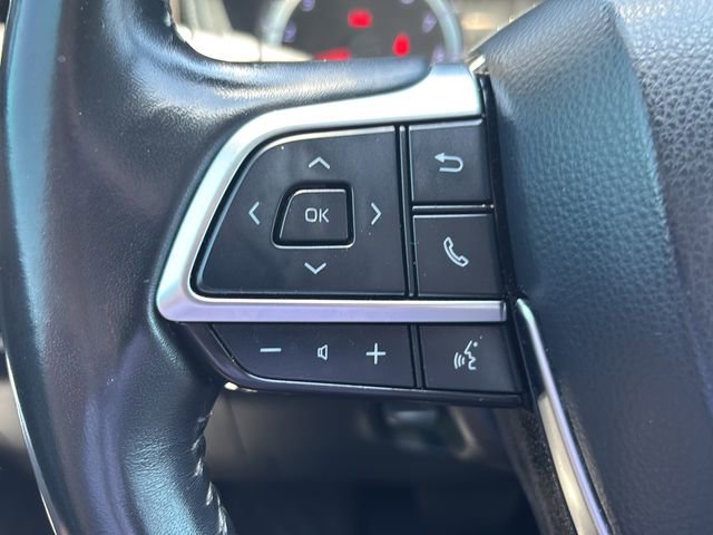Used 2020 Toyota Highlander LE AWD/4WD image 18