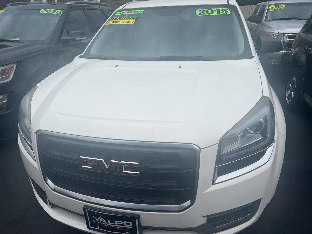 Used 2015 GMC Acadia SLE image 3