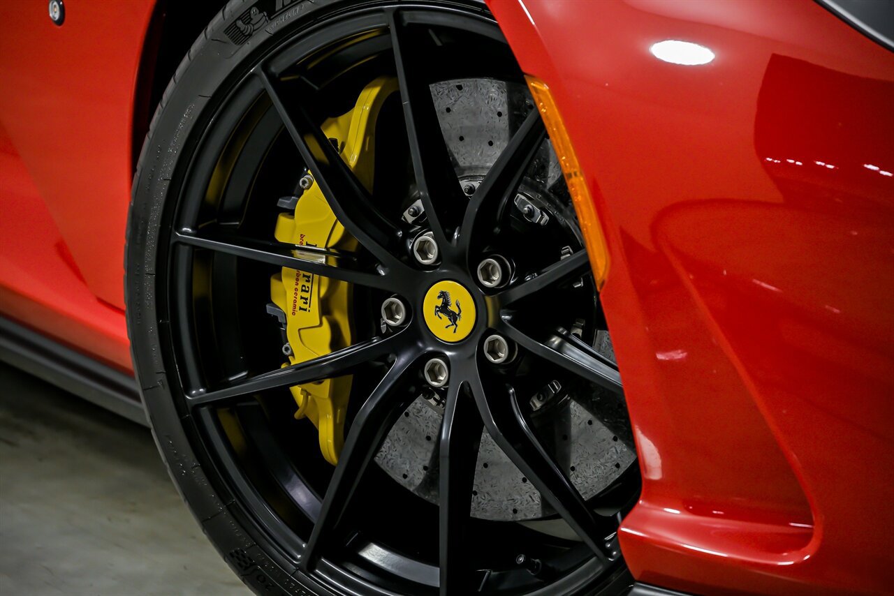 Used 2018 Ferrari 812 Superfast RWD image 3