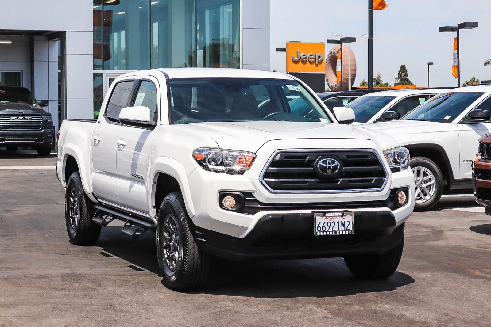 Used 2018 Toyota Tacoma SR5 AWD/4WD image 3