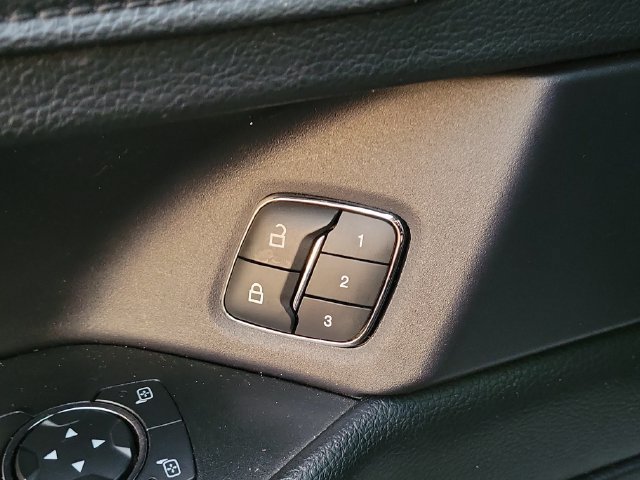 Used 2020 Ford Expedition Max XLT w/ Equipment Group 202A RWD image 16