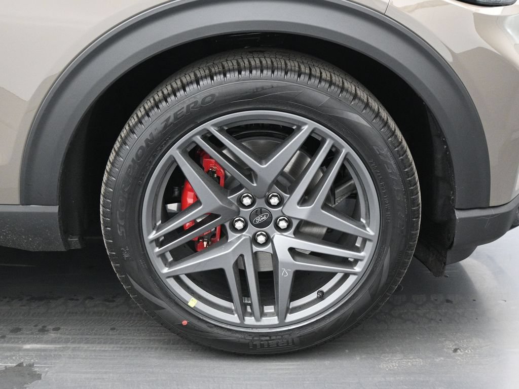 New 2026 Ford Explorer ST-Line w/ ST-Line Street Pack RWD image 24