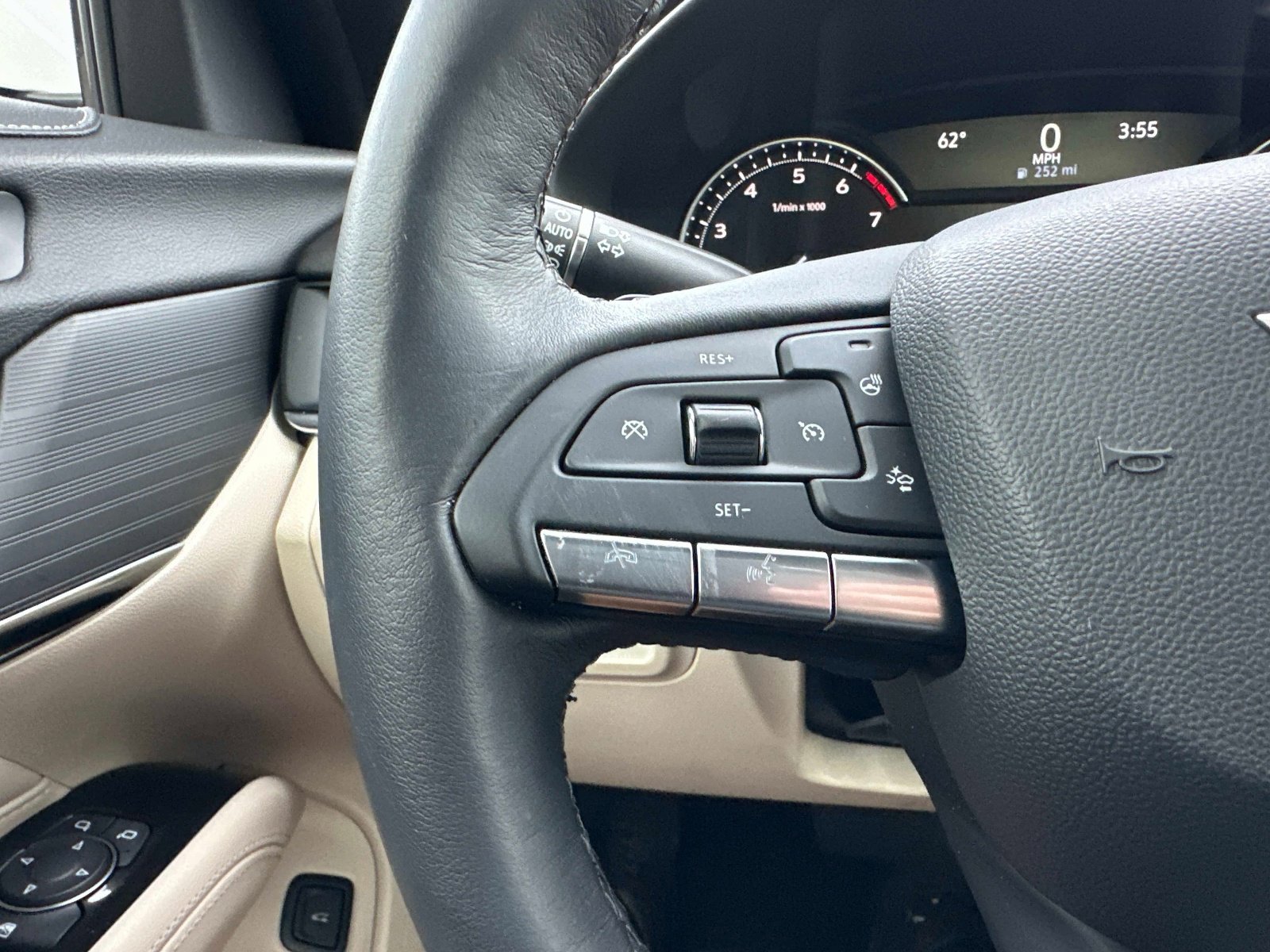 Used 2025 Cadillac CT4 Premium Luxury image 31