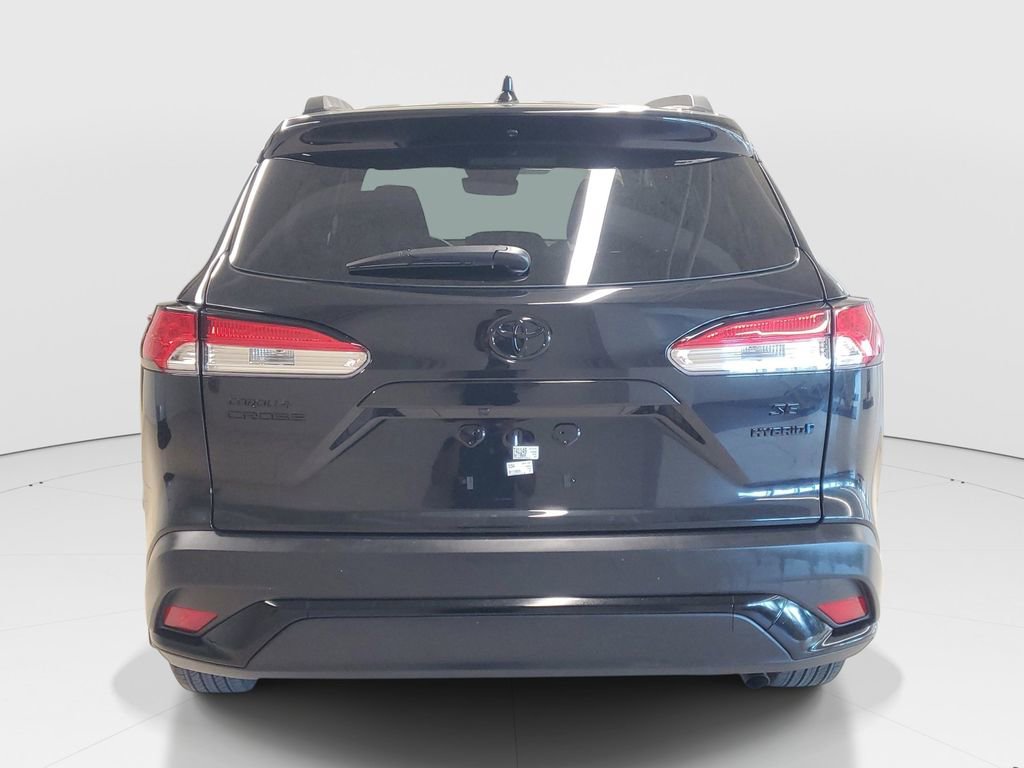 Used 2024 Toyota Corolla Cross SE image 6