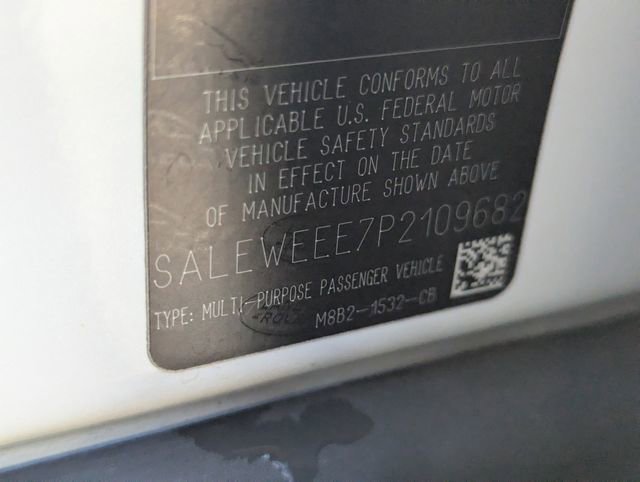 Used 2023 Land Rover Defender 110 image 35