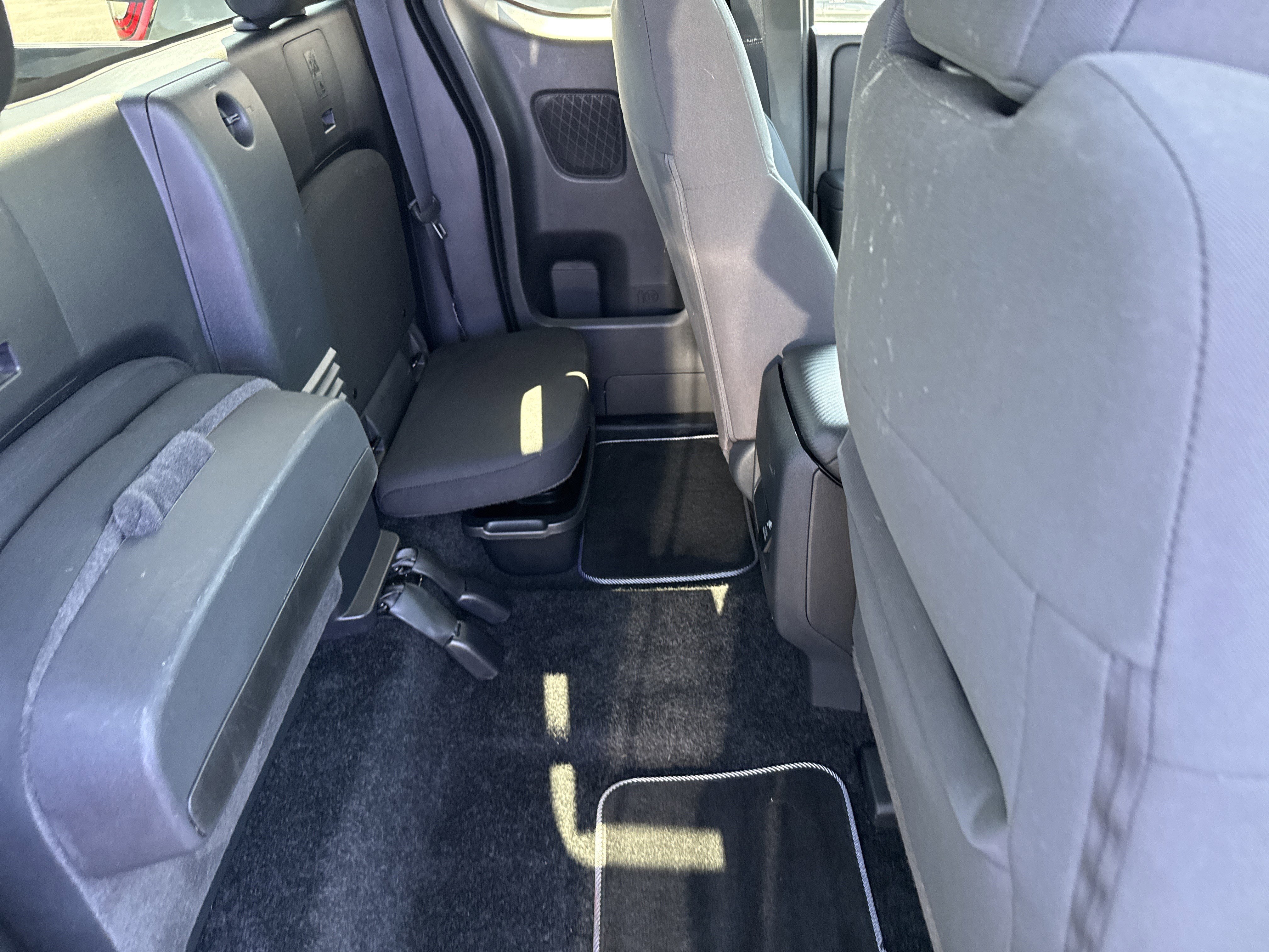 Used 2024 Nissan Frontier S w/ S Utility Package image 54