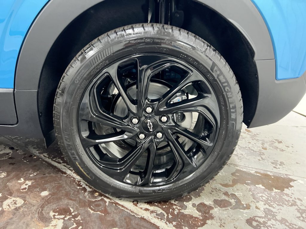 New 2027 Chevrolet Bolt RS FWD image 27