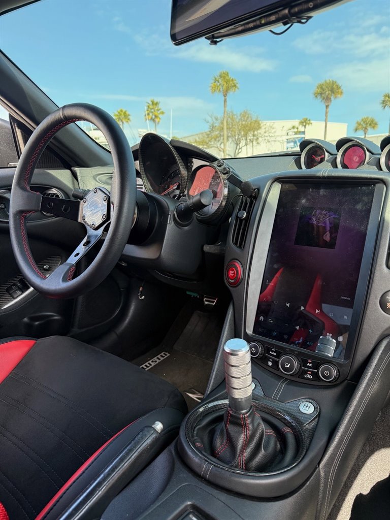 Used 2009 Nissan 370Z Touring w/ Sport Pkg image 13