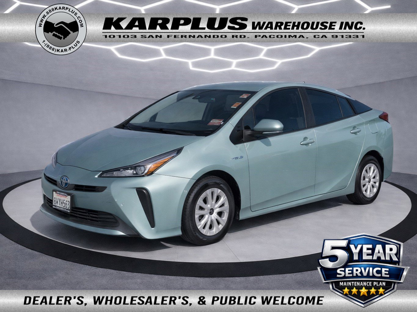 Used 2021 Toyota Prius LE FWD image 1