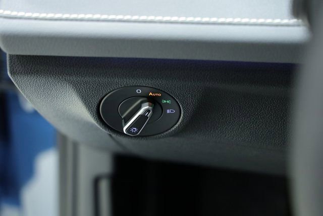 New 2025 Volkswagen Jetta SEL image 30