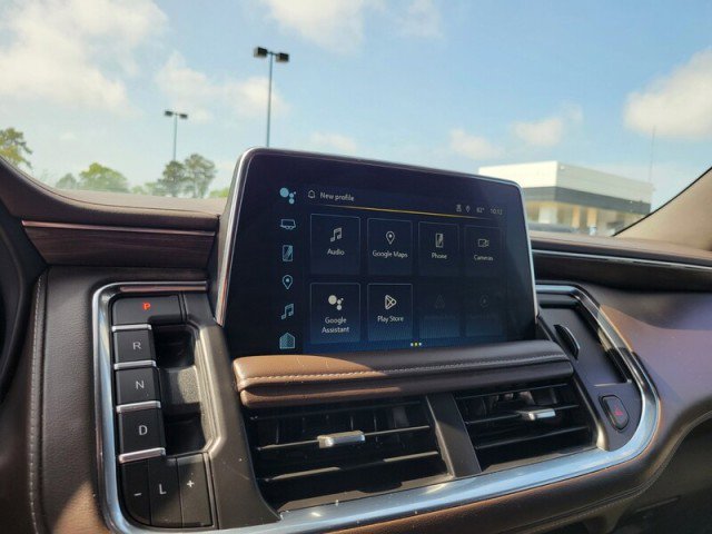 Used 2024 Chevrolet Tahoe Z71 w/ Luxury Package AWD/4WD image 21